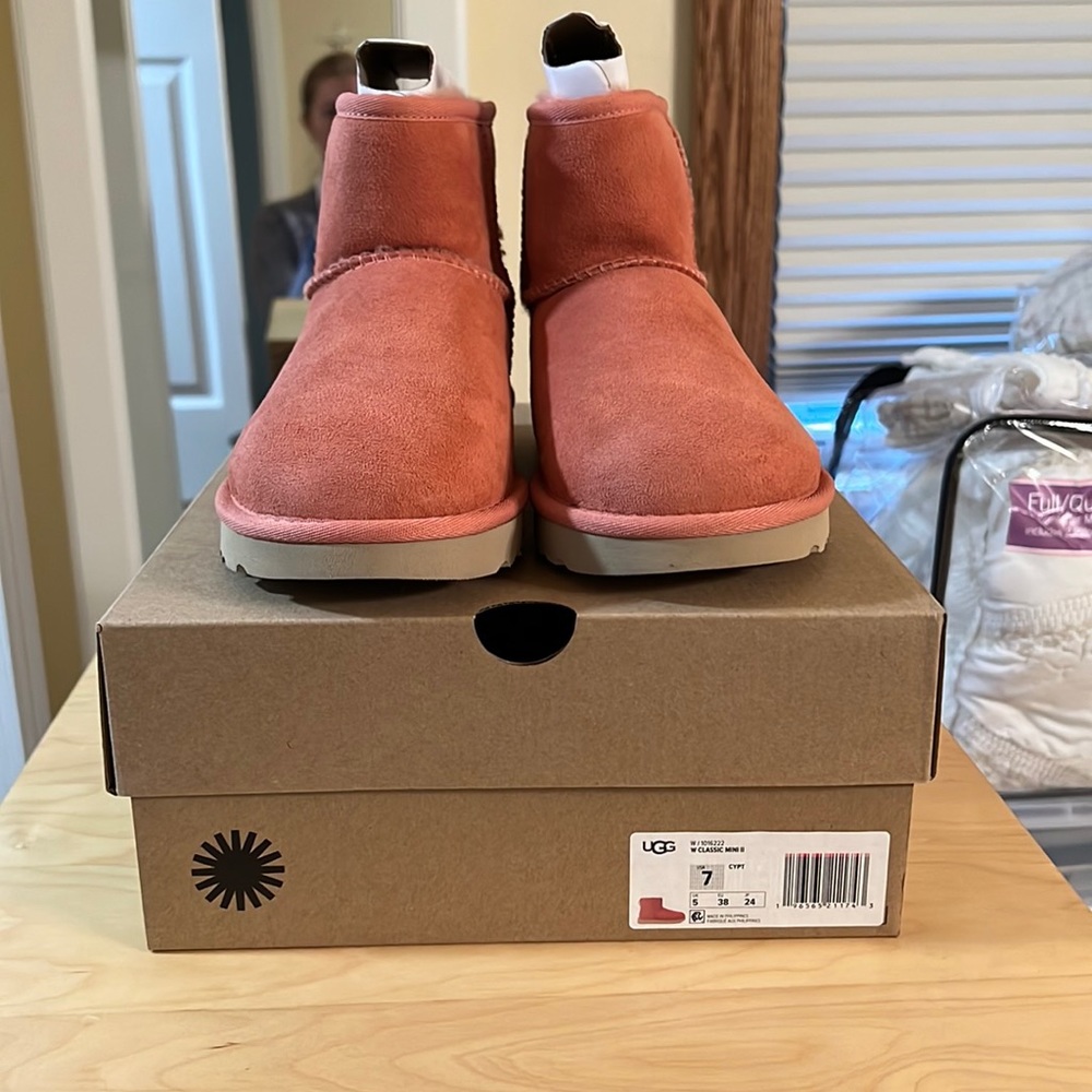 Ugg Classic Mini II - Clay Pot - Women’s Size 7 - NIB